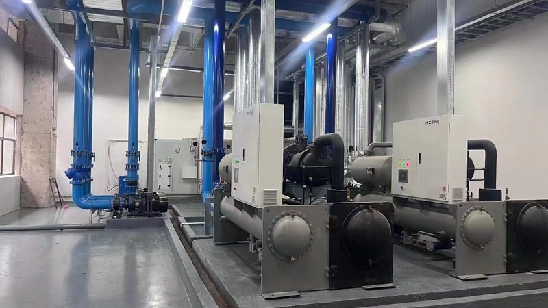 冷库保温板材质选择：关键因素解析及其对使用寿命的影响